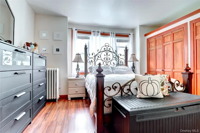 $890,000 | 65-10 80th Avenue | Glendale