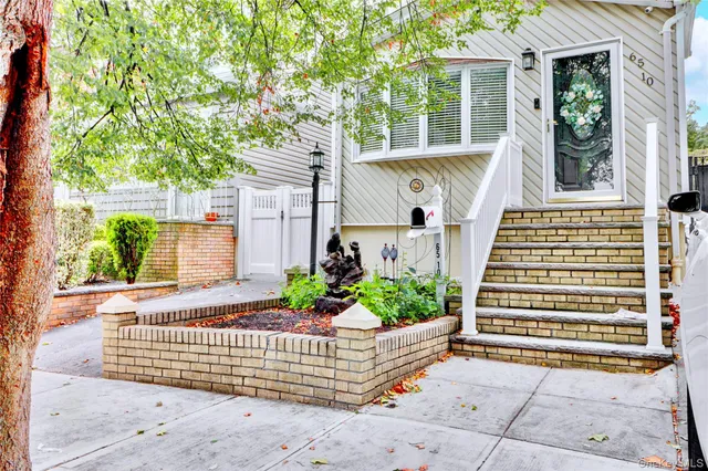 $890,000 | 65-10 80th Avenue | Glendale