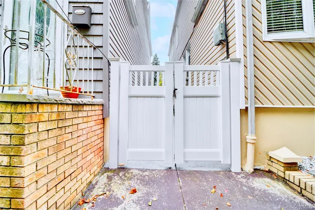 $890,000 | 65-10 80th Avenue | Glendale