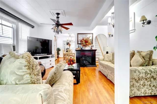 $890,000 | 65-10 80th Avenue | Glendale