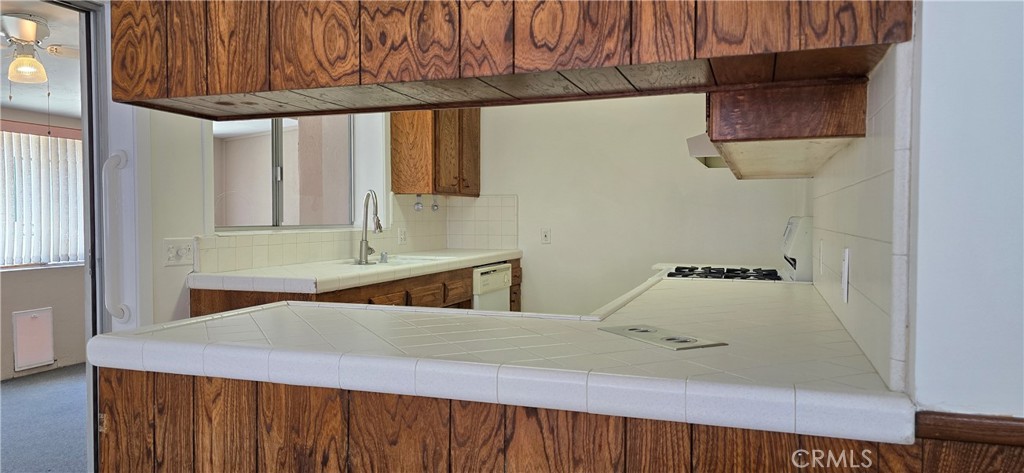 6156 Elenor Street Riverside, CA 92506 - Photo 24 of 63 Kitchen