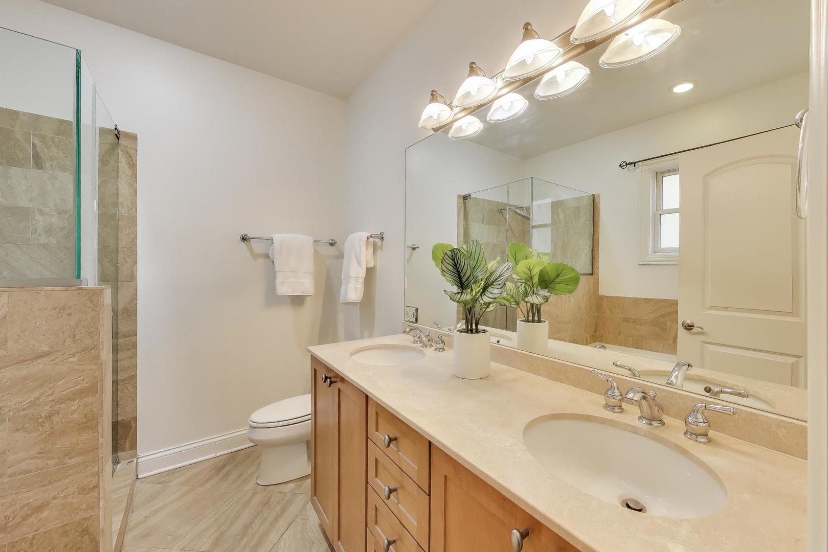2150 West Addison Street, Unit 1 Chicago, IL 60618 - Photo 14 of 30 Gallery Image 14