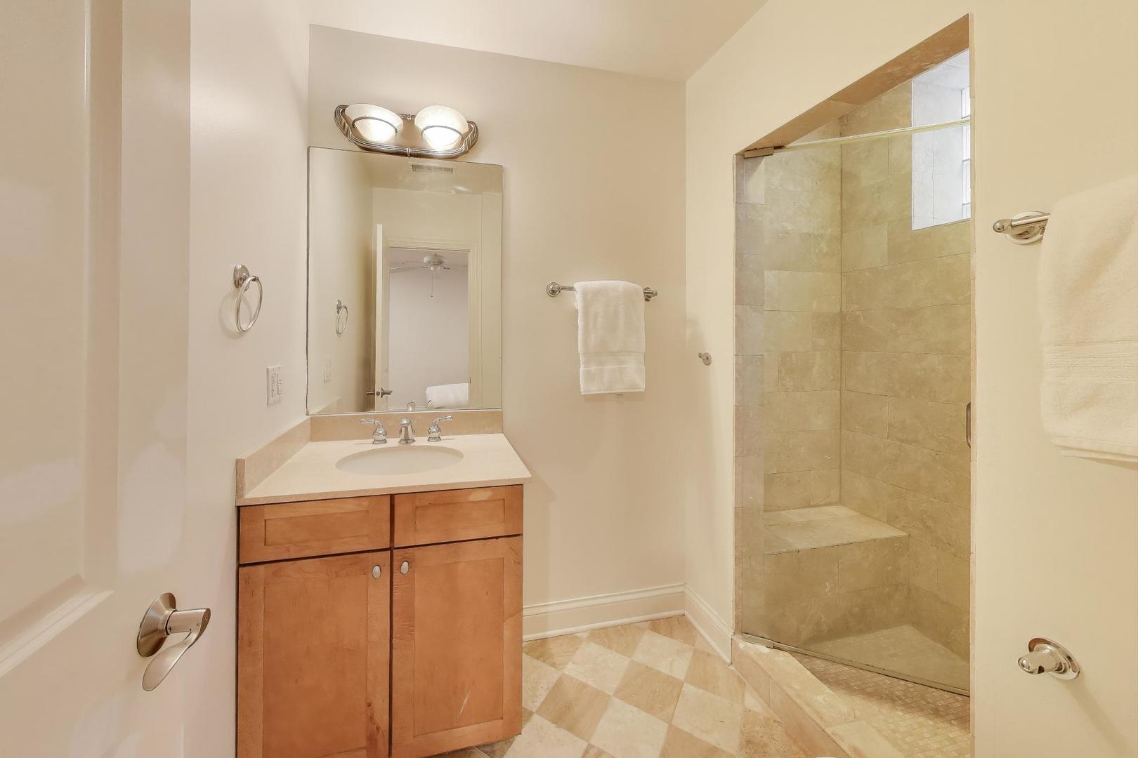 2150 West Addison Street, Unit 1 Chicago, IL 60618 - Photo 21 of 30 Gallery Image 21