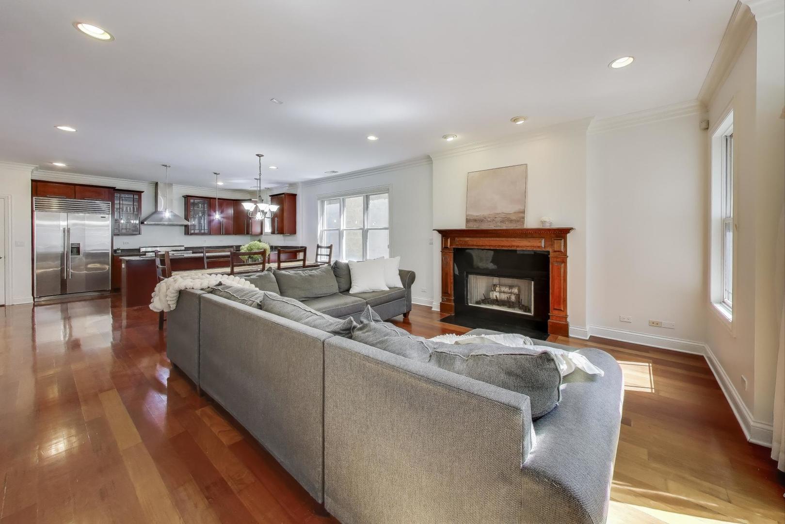 2150 West Addison Street, Unit 1 Chicago, IL 60618 - Photo 4 of 30 Gallery Image 4