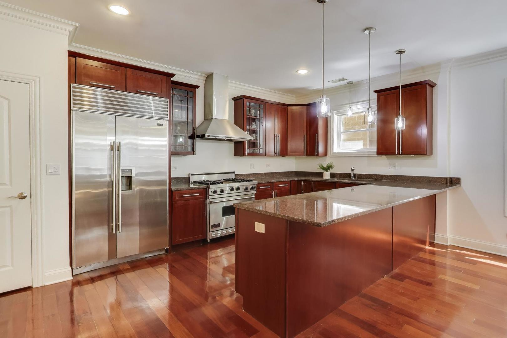 2150 West Addison Street, Unit 1 Chicago, IL 60618 - Photo 7 of 30 Gallery Image 7
