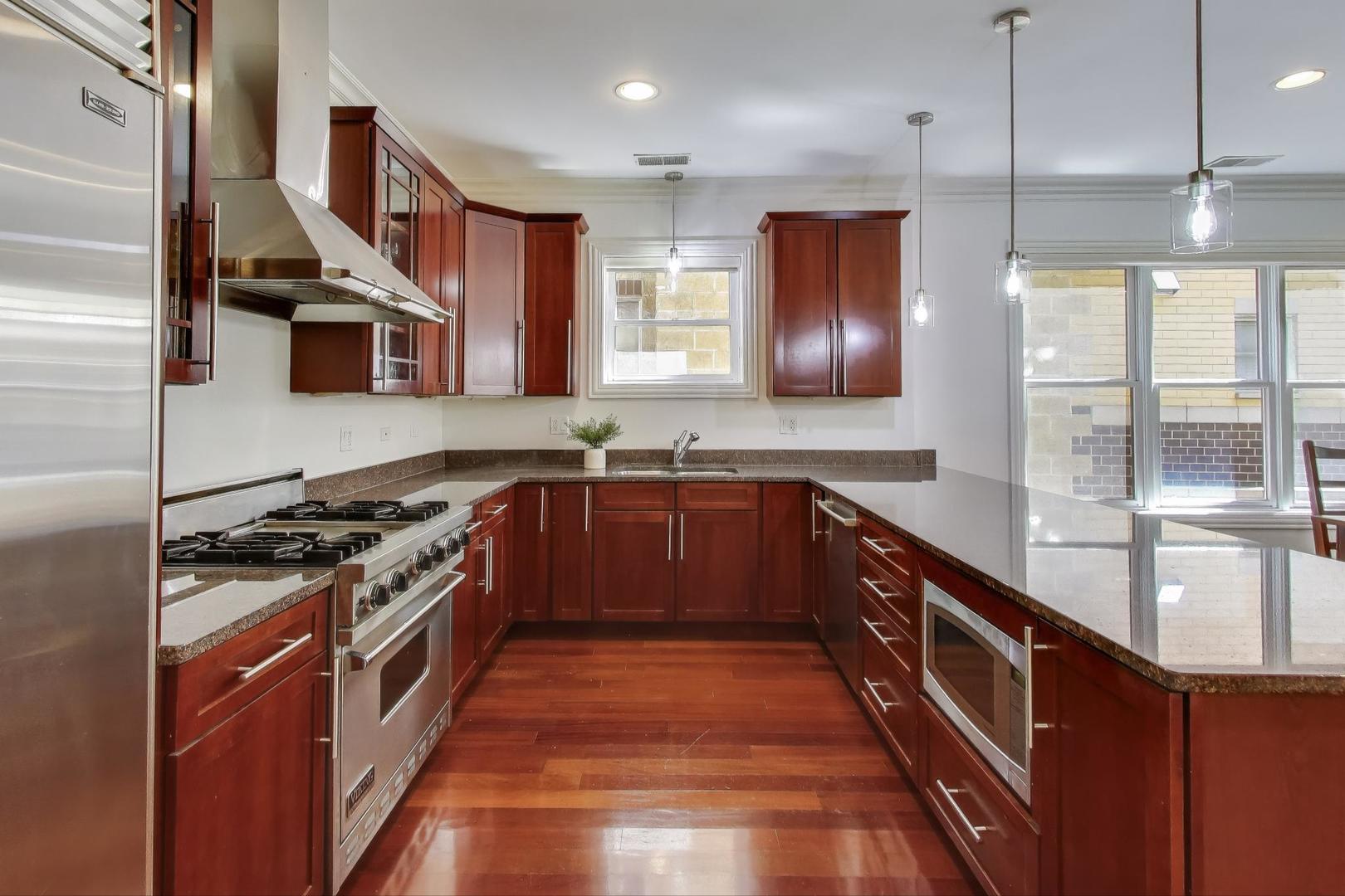 2150 West Addison Street, Unit 1 Chicago, IL 60618 - Photo 8 of 30 Gallery Image 8