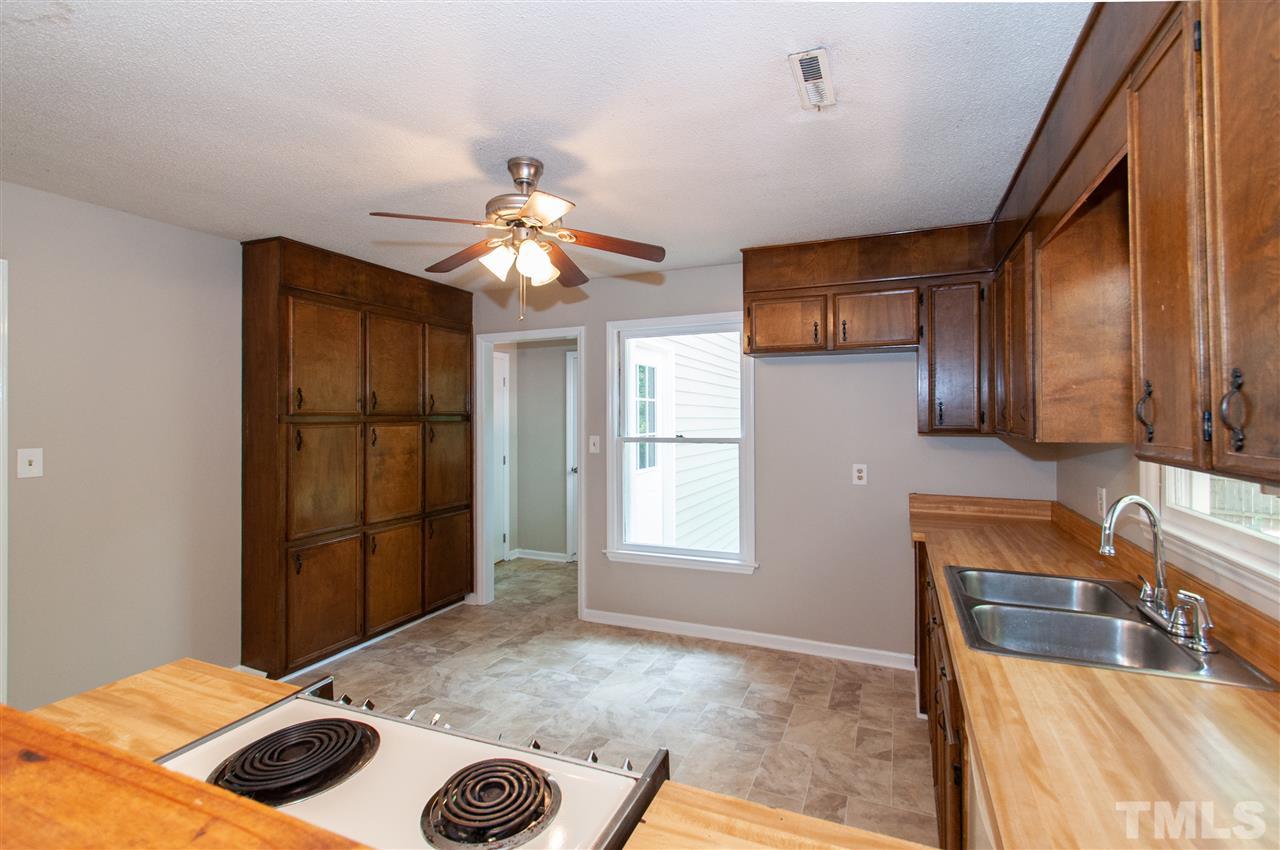 7401 Thorn Ridge Road Raleigh, NC 27613 - Photo 10 of 30