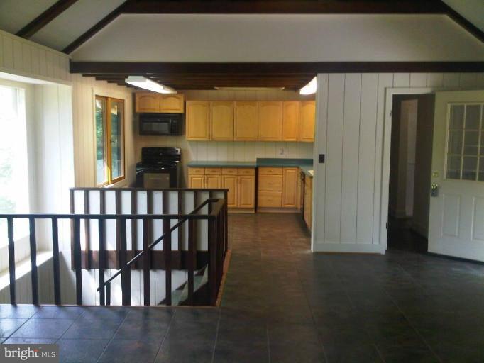 7122 Dudie Road Marshall, VA 20115 - Photo 2 of 14 Kitchen