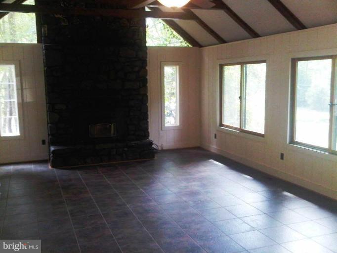 7122 Dudie Road Marshall, VA 20115 - Photo 3 of 14 Family Room