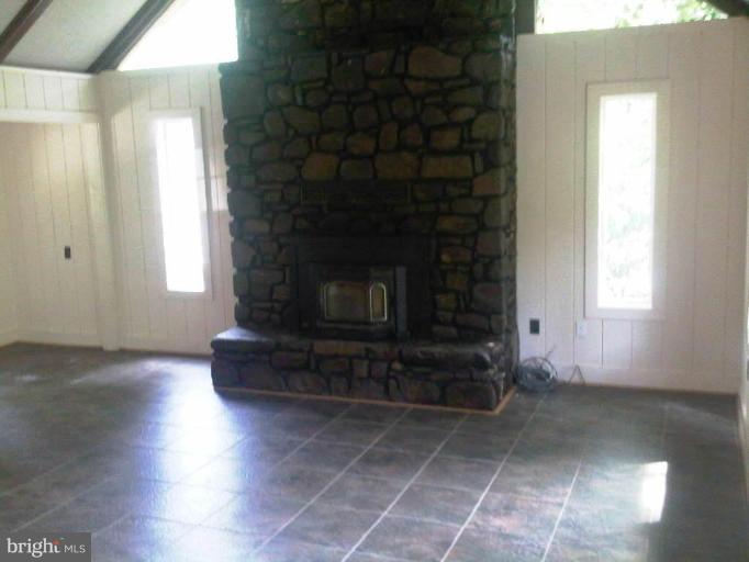 7122 Dudie Road Marshall, VA 20115 - Photo 4 of 14 Fireplace