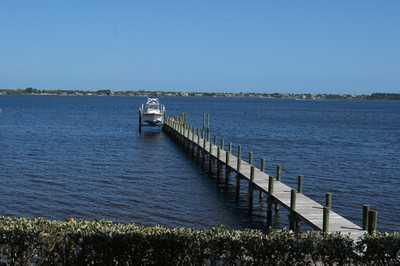 931 Southeast Riverside Drive Stuart, FL 34994 - Photo 2 of 25 Gallery Image 2