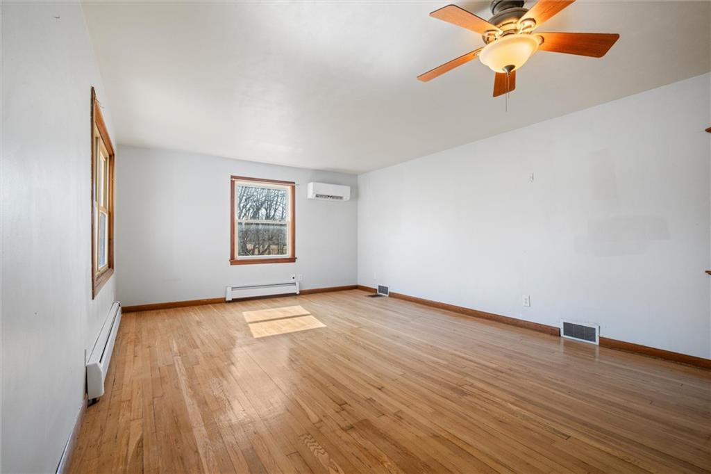 2459 Hillsville Road Edinburg, PA 16116 - Photo 12 of 32 Dining - Sitting Room