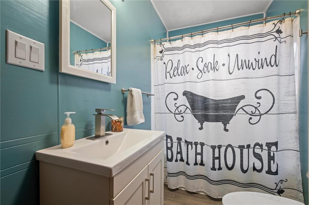 2459 Hillsville Road Edinburg, PA 16116 - Photo 18 of 32 Hall bath