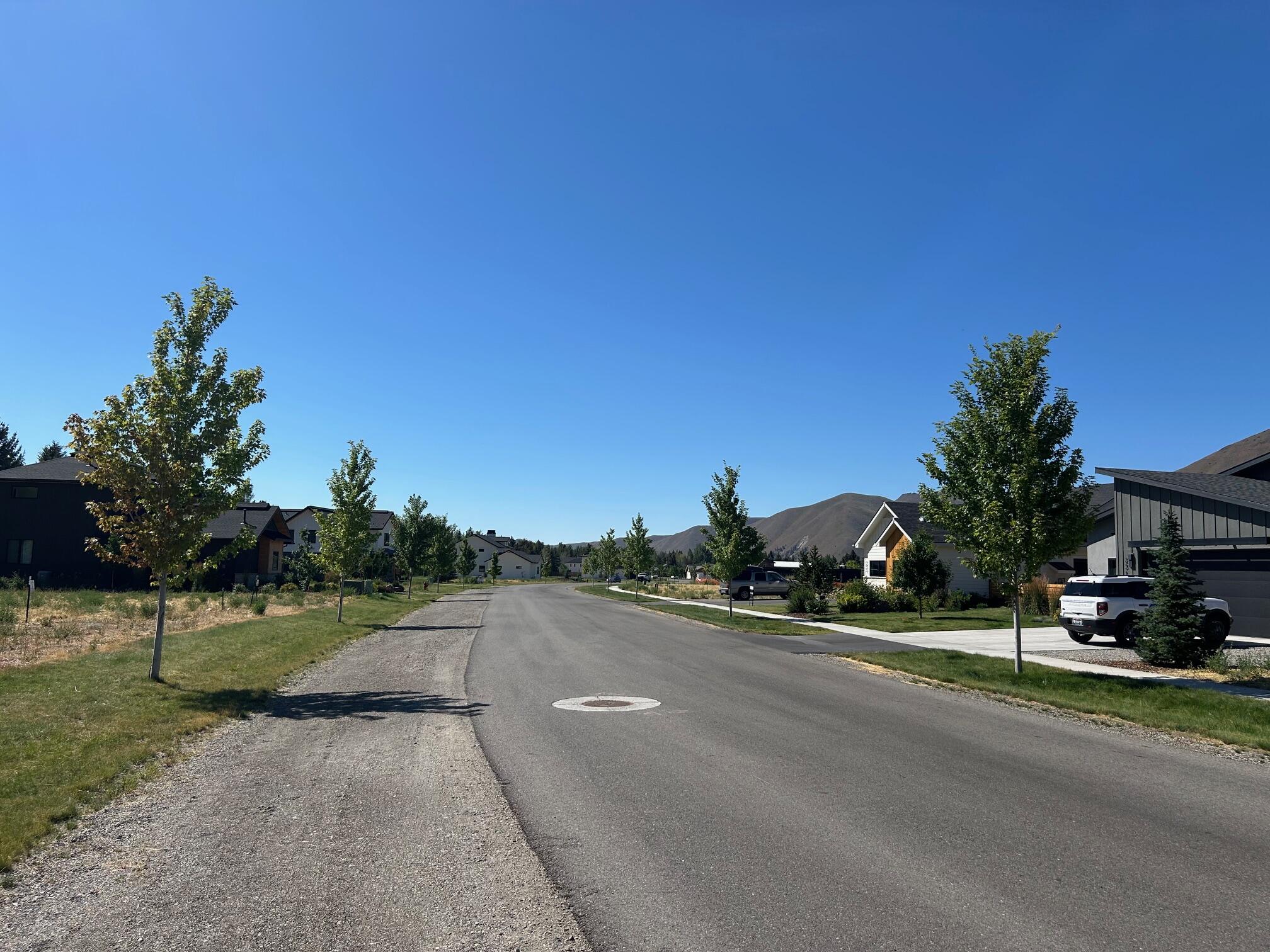 270 Sunbeam Street Hailey, ID 83333 - Photo 6 of 6 Street scene looking south
