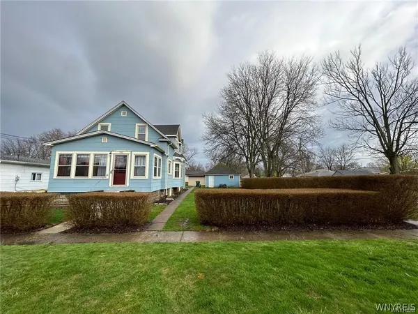$1,600 | 175 12th Avenue, North Tonawanda, NY 14120