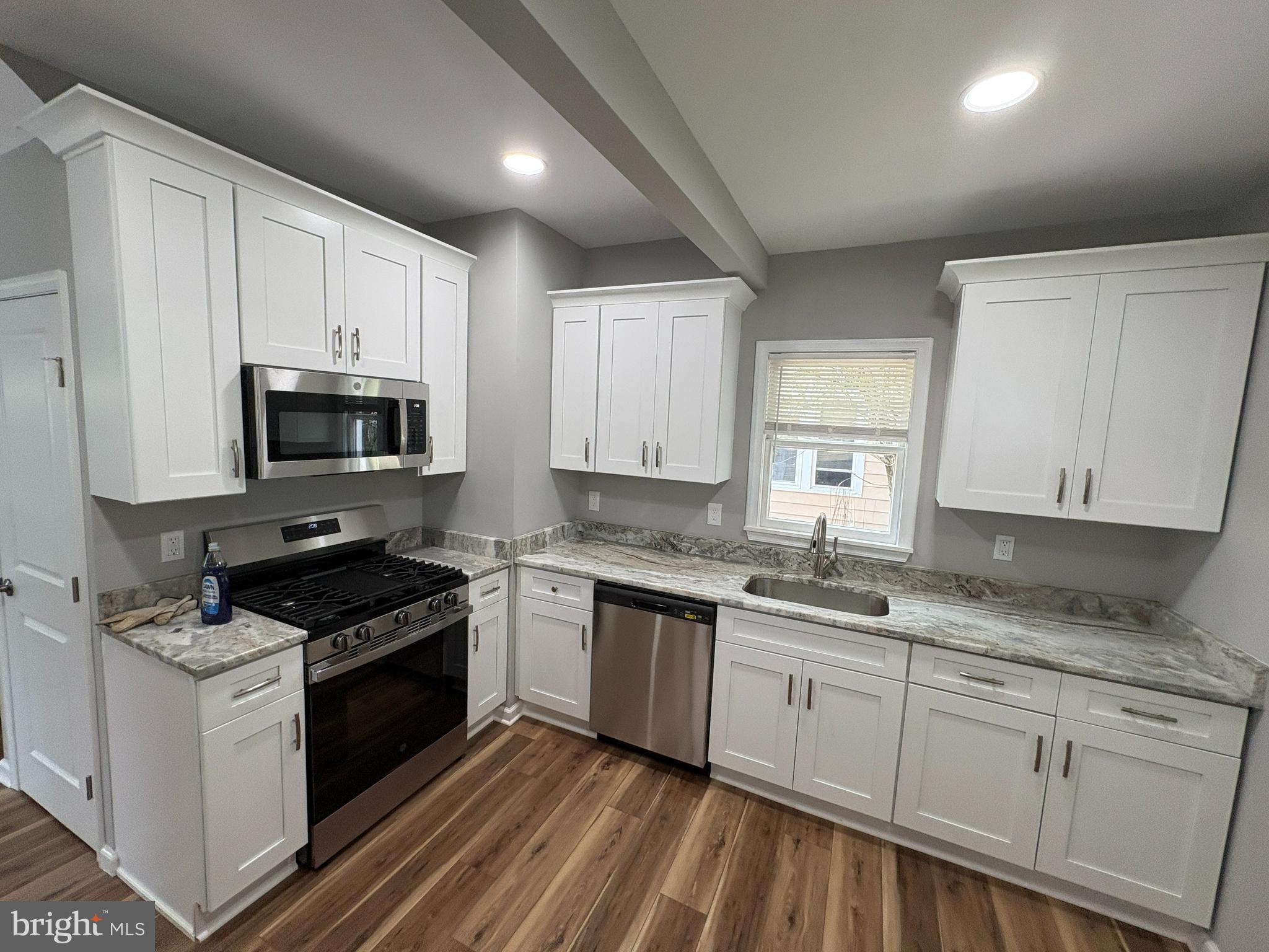 537 Bridgeboro Street Riverside, NJ 08075 - Photo 12 of 27 Kitchen