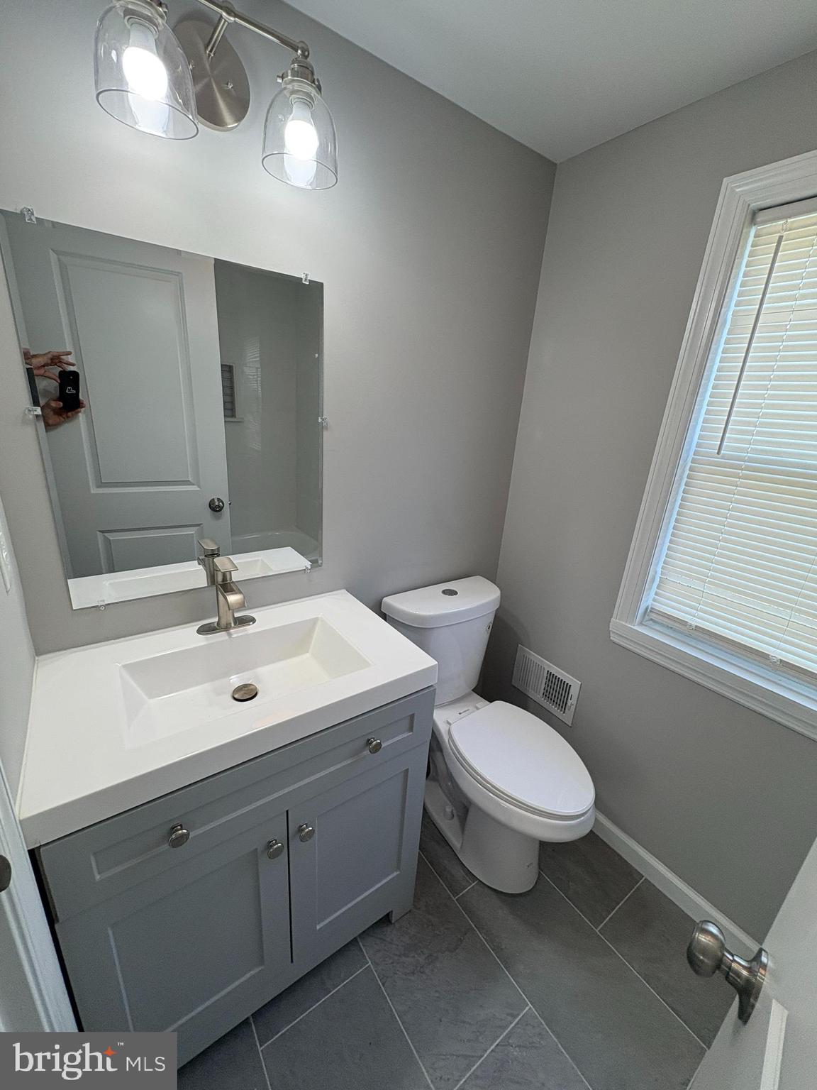 537 Bridgeboro Street Riverside, NJ 08075 - Photo 16 of 27 Master Bath