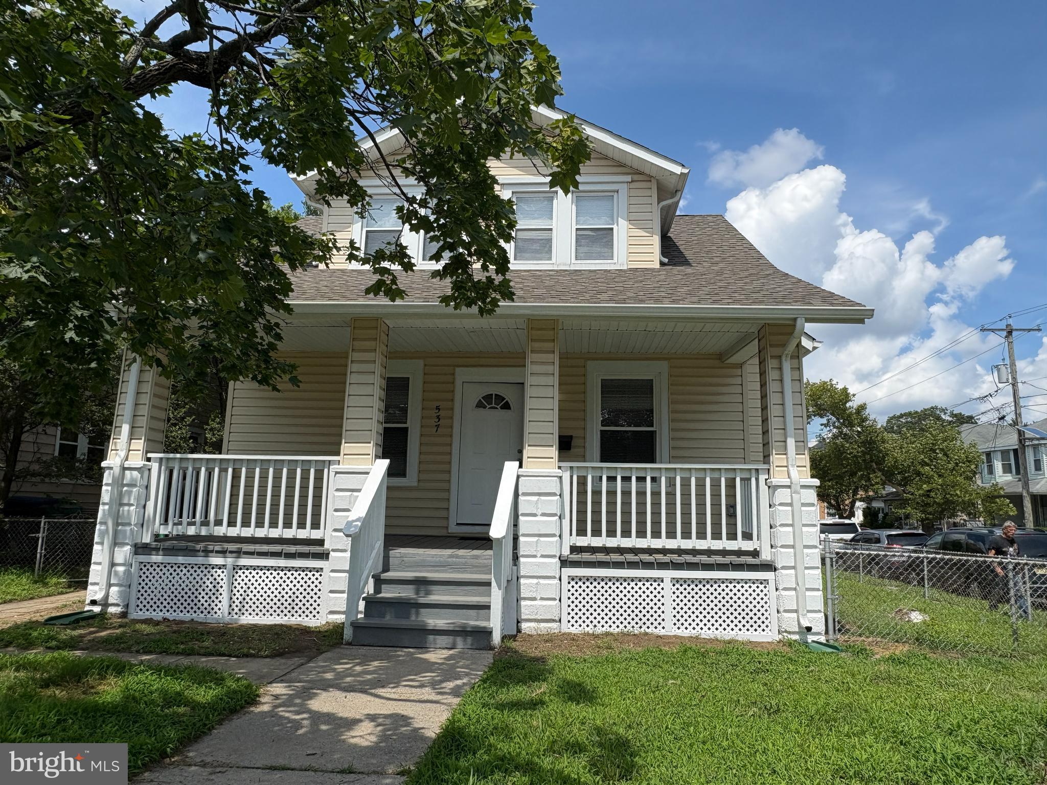 537 Bridgeboro Street Riverside, NJ 08075 - Photo 2 of 27