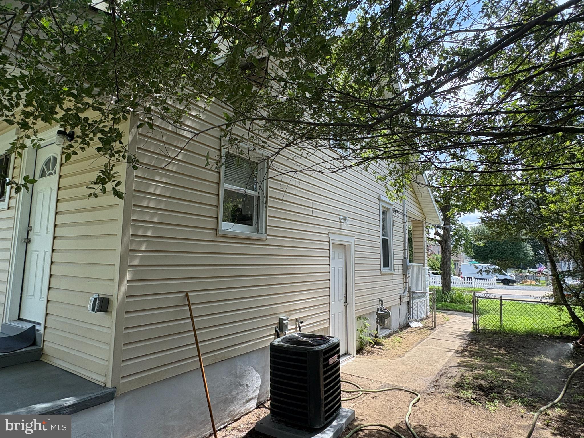 537 Bridgeboro Street Riverside, NJ 08075 - Photo 4 of 27