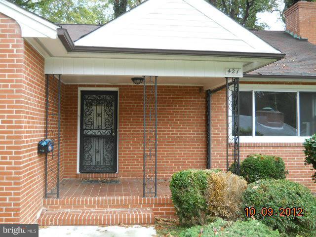 421 Nottingham Road Baltimore, MD 21229 - Photo 3 of 7 Exterior (Front)