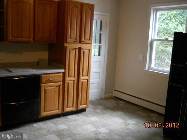 421 Nottingham Road Baltimore, MD 21229 - Photo 5 of 7 Kitchen