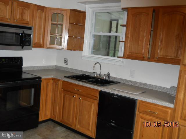 421 Nottingham Road Baltimore, MD 21229 - Photo 7 of 7 Kitchen