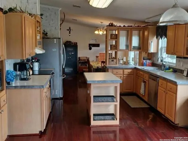 $998,000 | 988 Sd 71600, Rocksprings, TX 78880