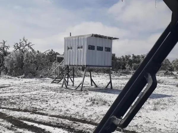 $998,000 | 988 Sd 71600, Rocksprings, TX 78880