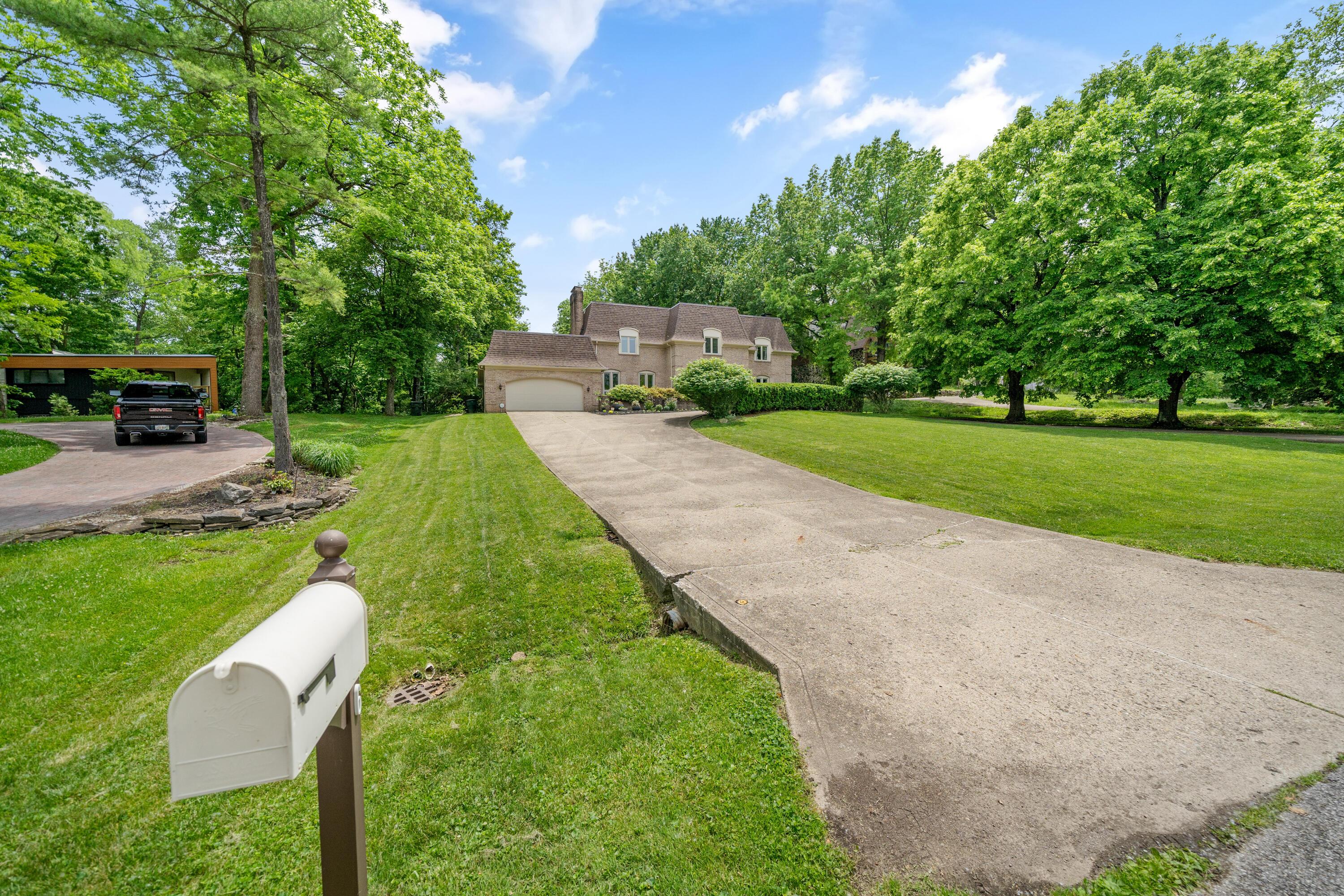 546 Indian Mound Road Columbus, OH 43213 - Photo 6 of 97