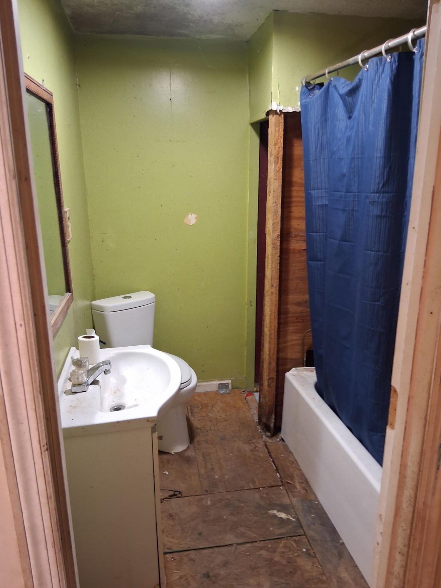 1370 Old Graysville Road Dayton, TN 37321 - Photo 20 of 23 Bathroom 1