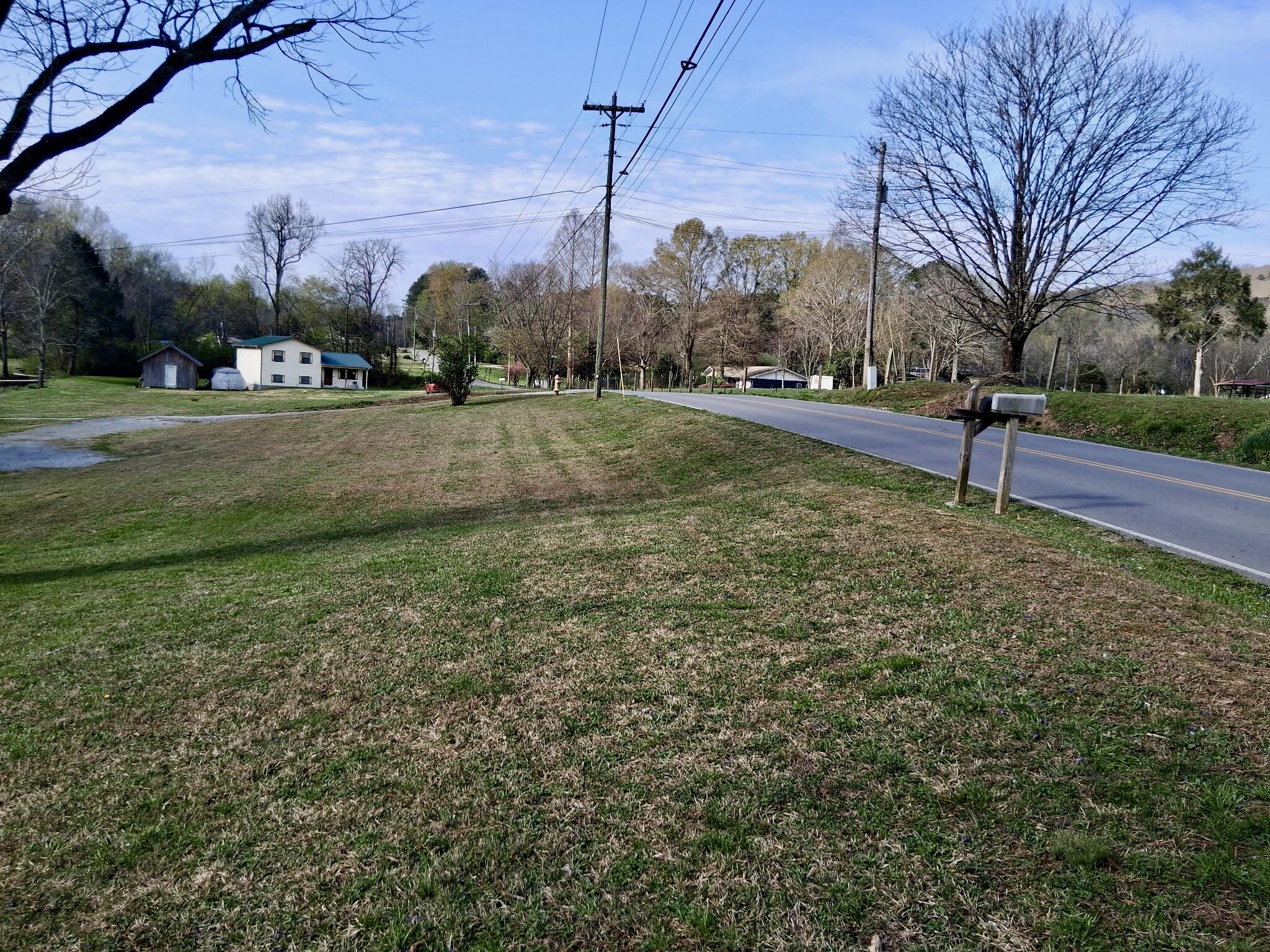 1370 Old Graysville Road Dayton, TN 37321 - Photo 7 of 23 Exterior Yard:Road