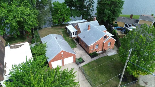 $246,900 | 4047 Mitchell Drive, Flint, MI 48506
