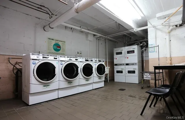 $2,695 | 140 East Hartsdale Avenue, Unit 1F, Hartsdale, NY 10530