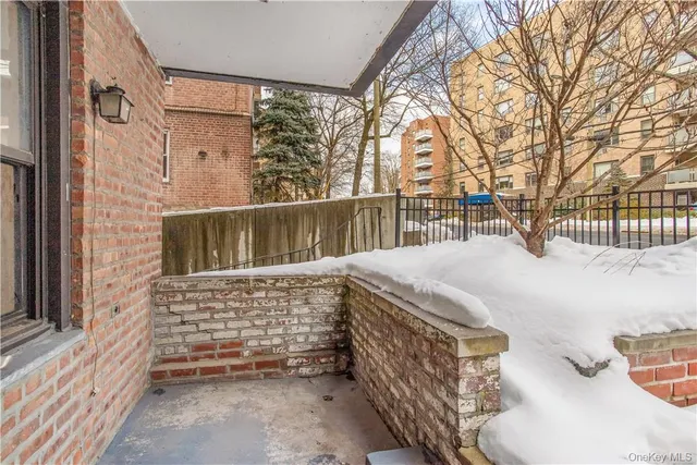 $2,695 | 140 East Hartsdale Avenue, Unit 1F, Hartsdale, NY 10530