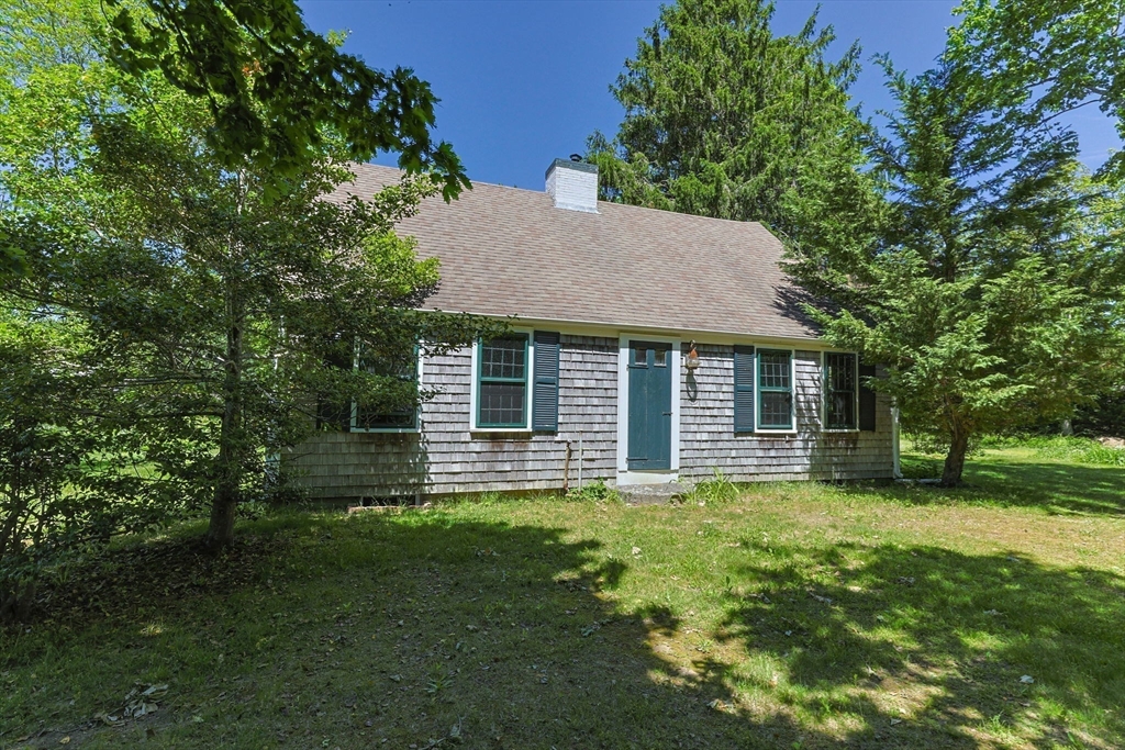 417 Commerce Road Barnstable, MA 02630 - Photo 6 of 36