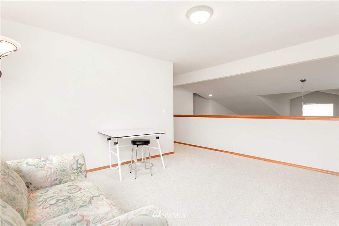 472 Rosario Place Northeast Renton, WA 98059 - Photo 3 of 25