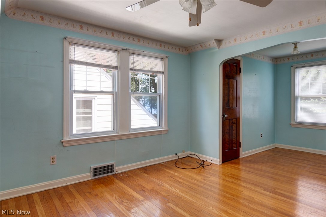 17509 Crestland Road Cleveland, OH 44119 - Photo 24 of 32 Gallery Image 24
