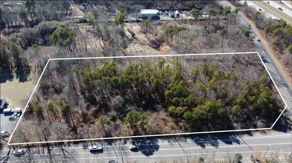 $1,300,000 | Bellport Avenue, Medford, NY 11763