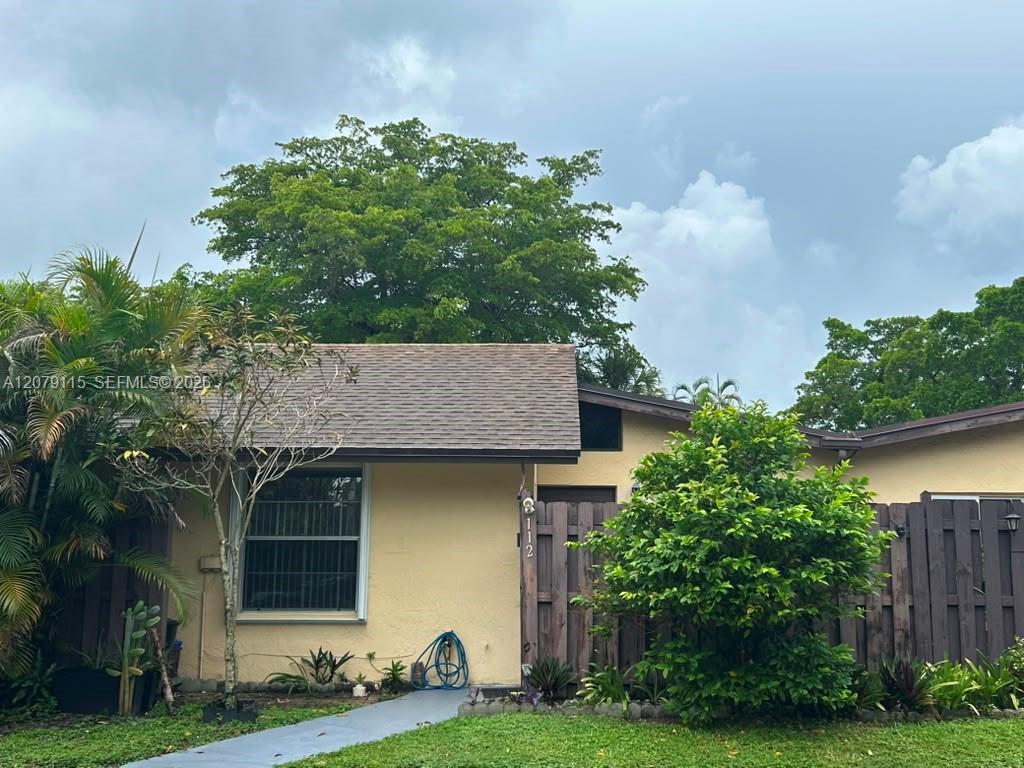 112 Fox Road, Unit 250 Hollywood, FL 33024 - Photo 3 of 27 Gallery Image 3