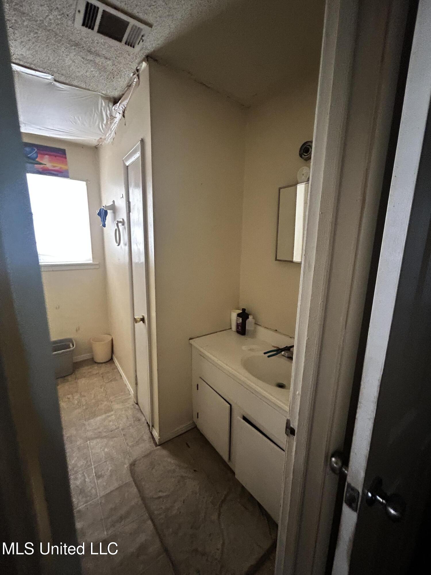 110 Laws Hill Road Holly Springs, MS 38635 - Photo 11 of 13 Bathroom 1