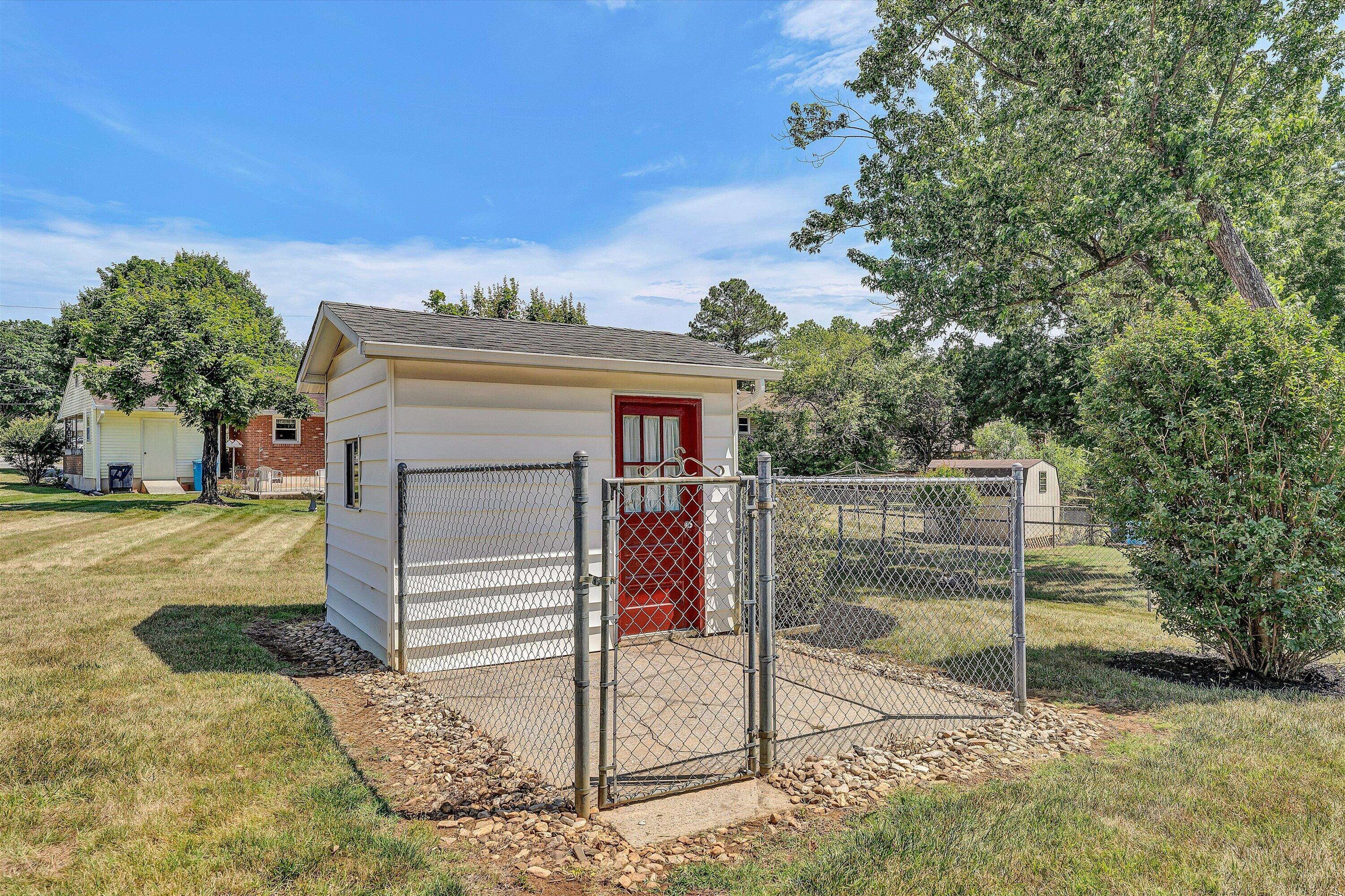 5602 Green Ridge Road Northwest Roanoke, VA 24019 - Photo 31 of 38 31-DSC04336