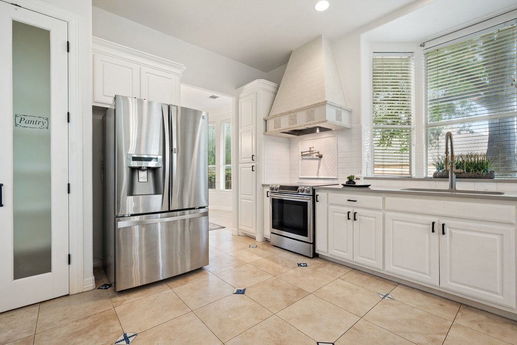 505 Sarazen Loop South Georgetown, TX 78628 - Photo 12 of 40