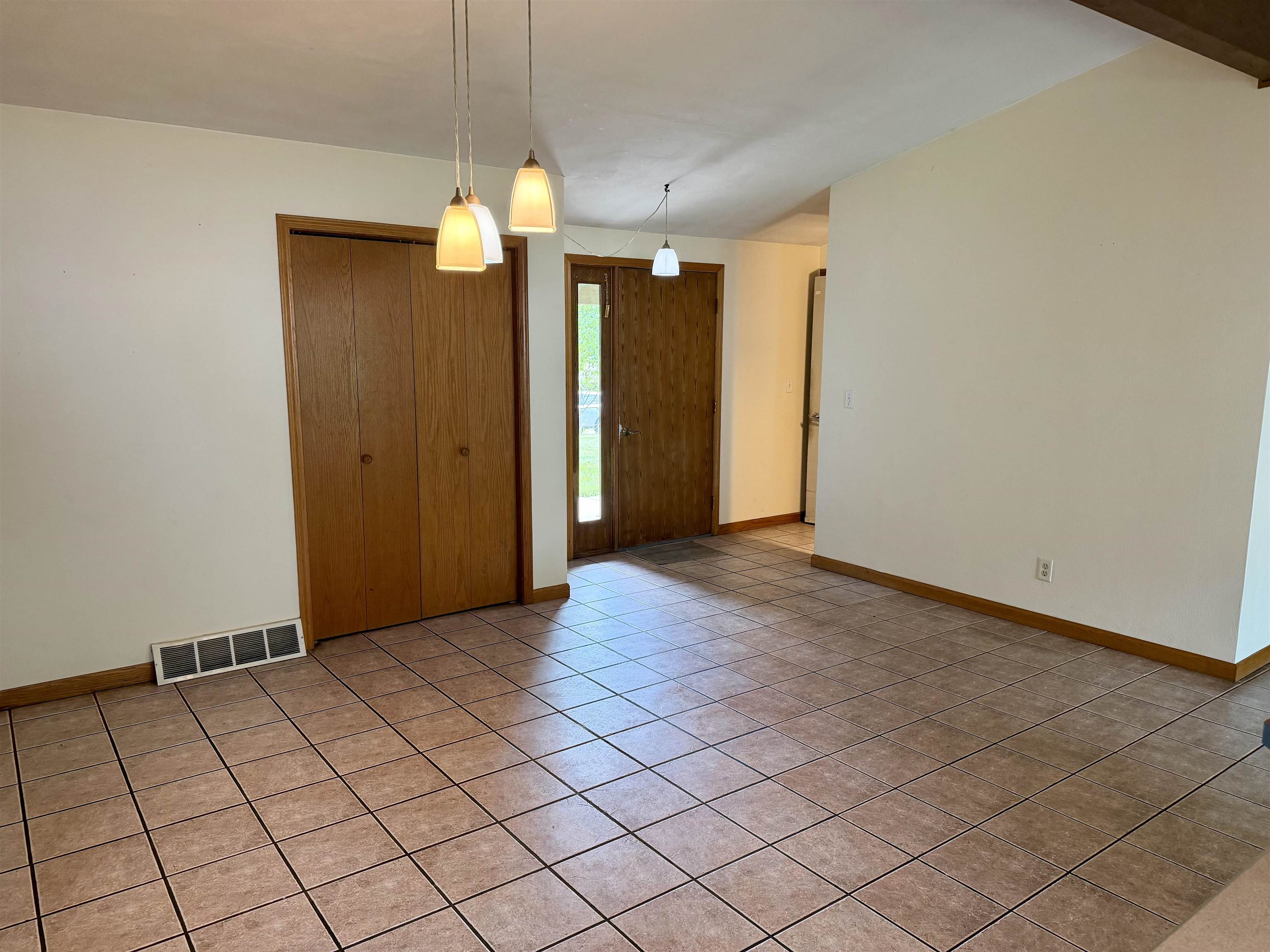 1475 Pineview Drive Reedsburg, WI 53959 - Photo 8 of 44