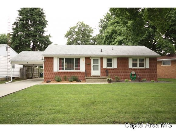 5 Meadowlark Lane Springfield, IL 62702 - Photo 1 of 12 Gallery Image 1