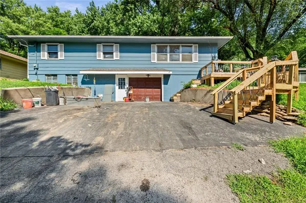 $224,000 | 705 Cherry Street, Weston, MO 64098
