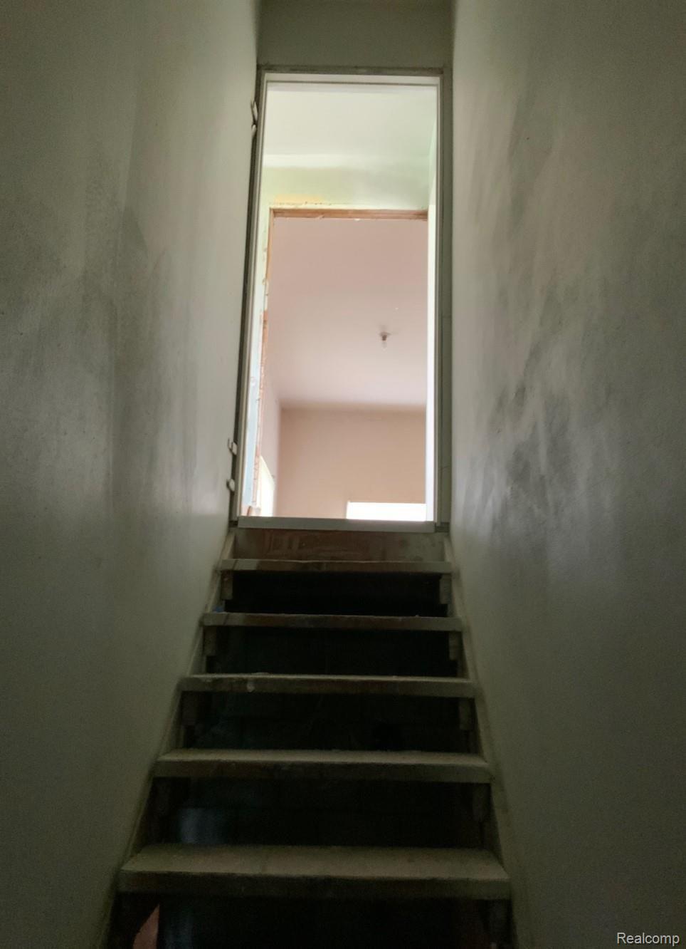 647 Ruff Drive Monroe, MI 48162 - Photo 29 of 36 stairs up
