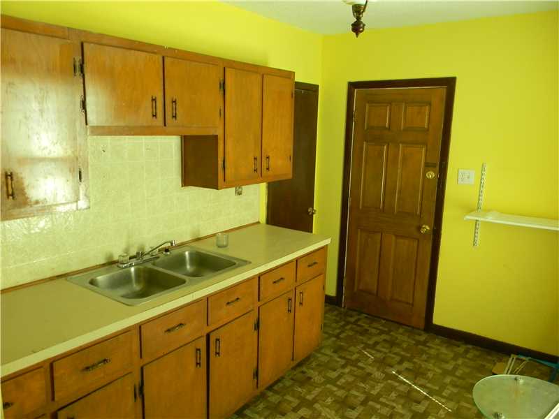 41 Webb Street Pawtucket, RI 02860 - Photo 4 of 11 Kitchen.