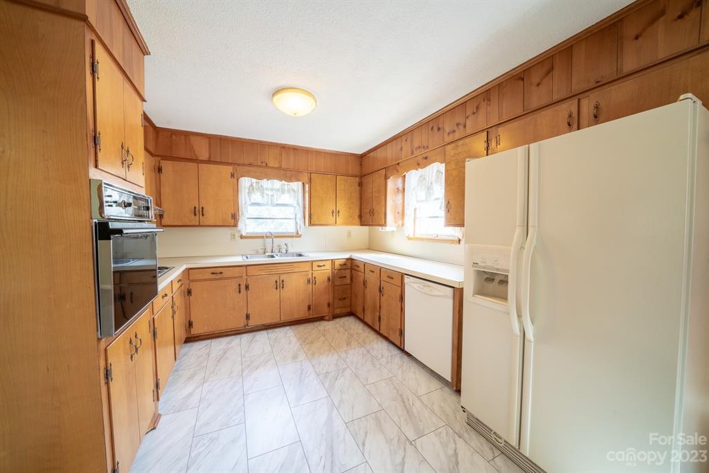 655 Summerow Road Stanley, NC 28164 - Photo 8 of 42 Gallery Image 8