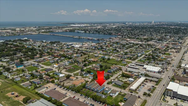 $2,200 | 2311 67th Street, Galveston, TX 77551