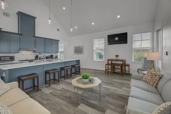 $2,200 | 2311 67th Street, Galveston, TX 77551